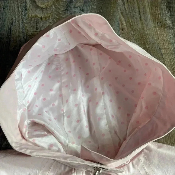 Edward An  | Poncho - Picture 6 of 11